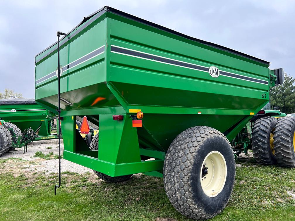 J&M 875-13 Grain Cart