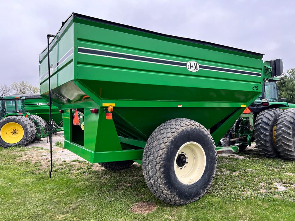 J&M 875-13 Grain Cart