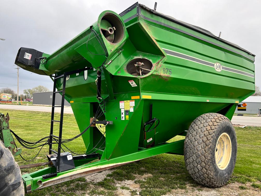 J&M 875-13 Grain Cart