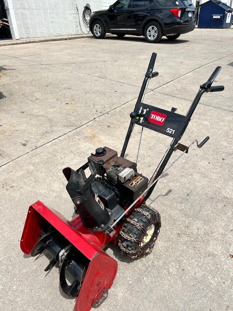 Toro 521 Snowblower