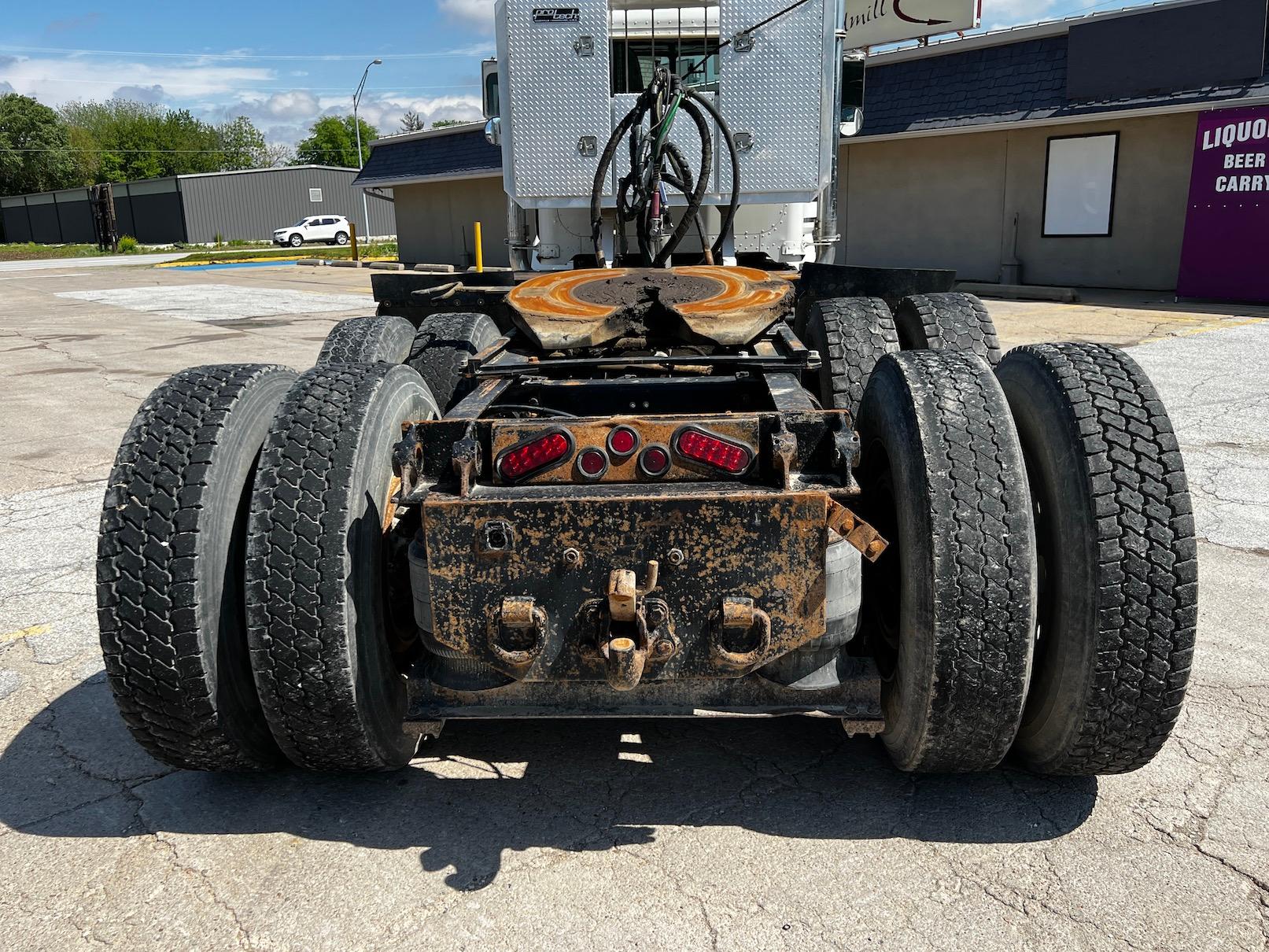 1996 Peterbilt 378 Day Cab