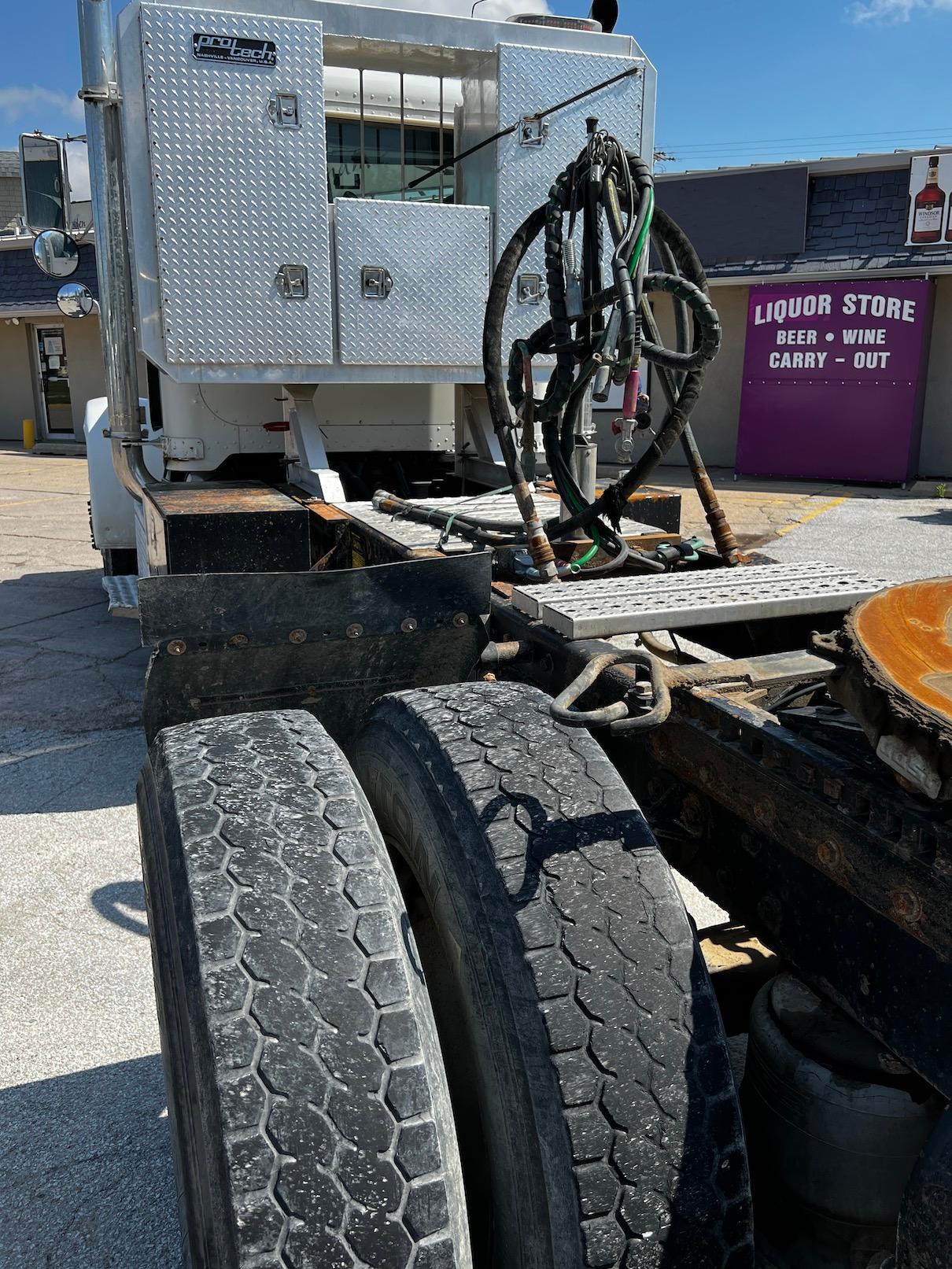 1996 Peterbilt 378 Day Cab