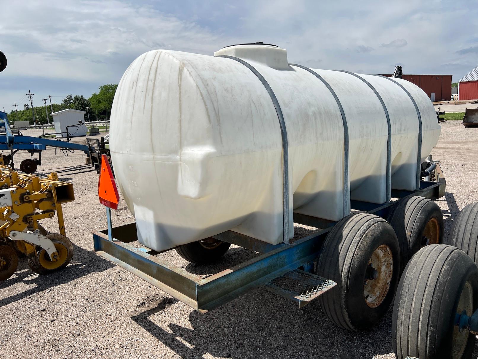 1,000 Gallon Liquid Fertilizer Nurse Tank
