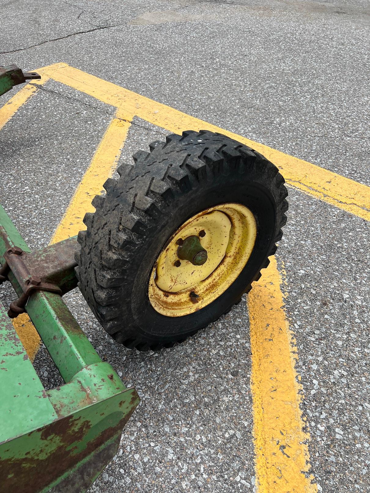 John Deere 14 ft. Pull-Type Flail Shredder