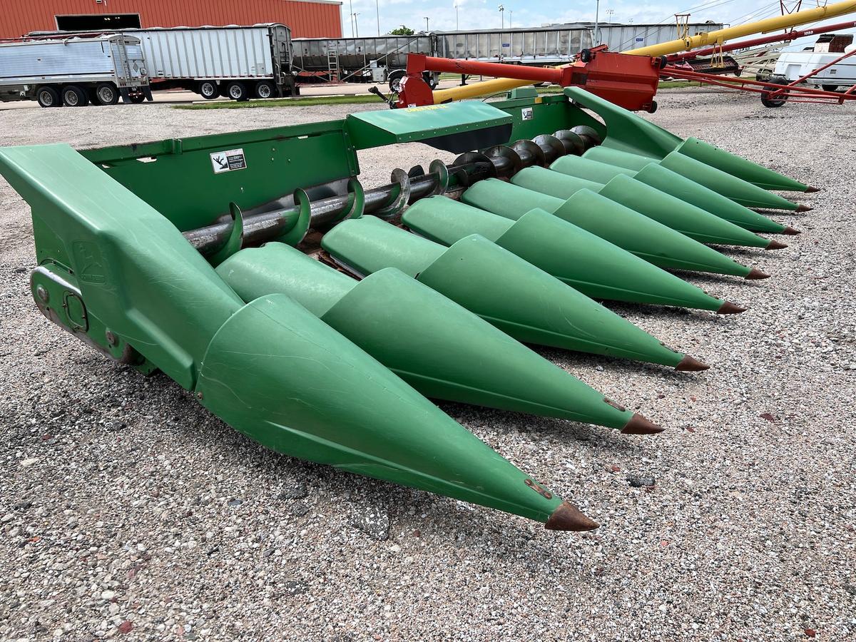 John Deere 843 Corn Head