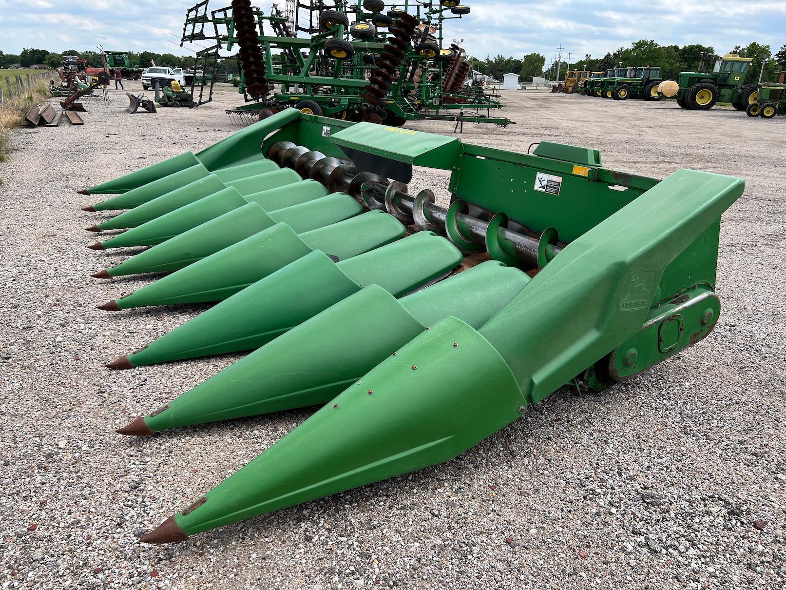 John Deere 843 Corn Head