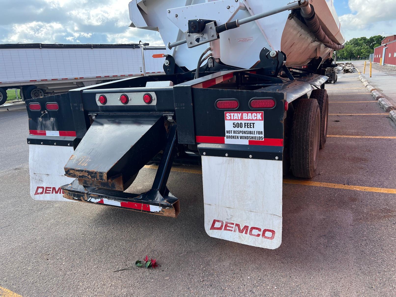 2020 Demco Maurer MMA025 Triple Axle Side Dump Trailer