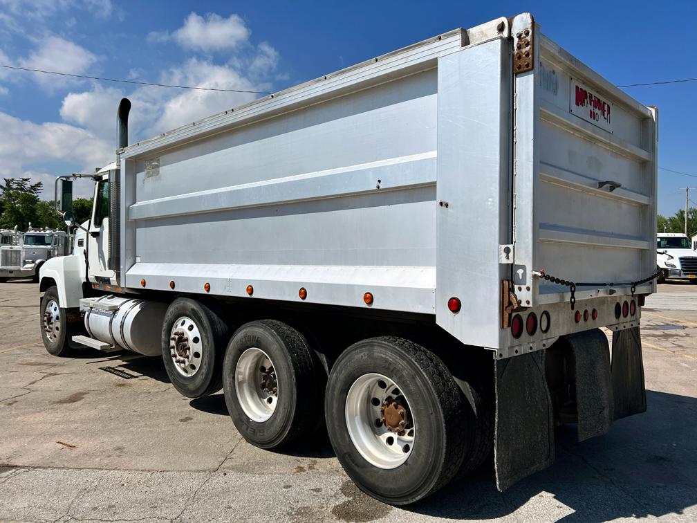 2006 Mack CHN613 Triple Axle Dump Truck