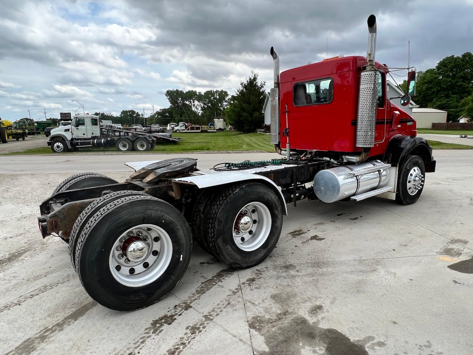 1999 Kenworth T800B