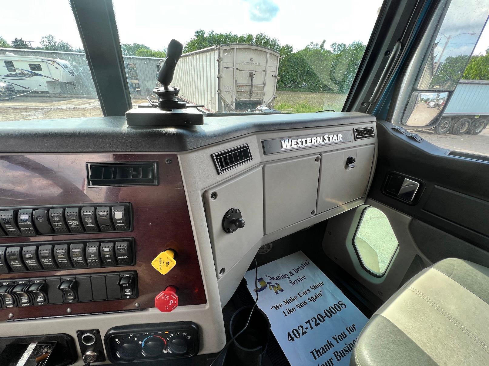 2019 Western Star 4900SB