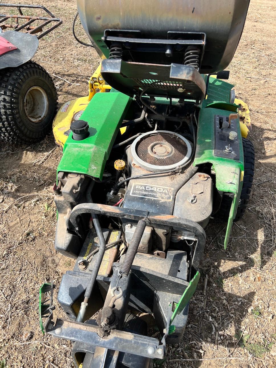 John Deere F525 Mower