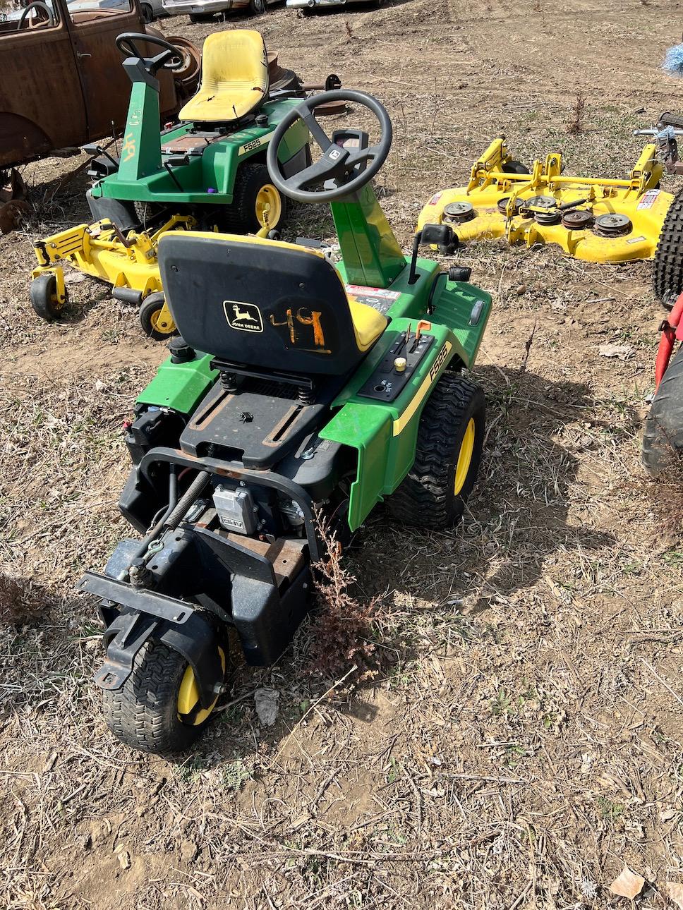 John Deere F525 Mower