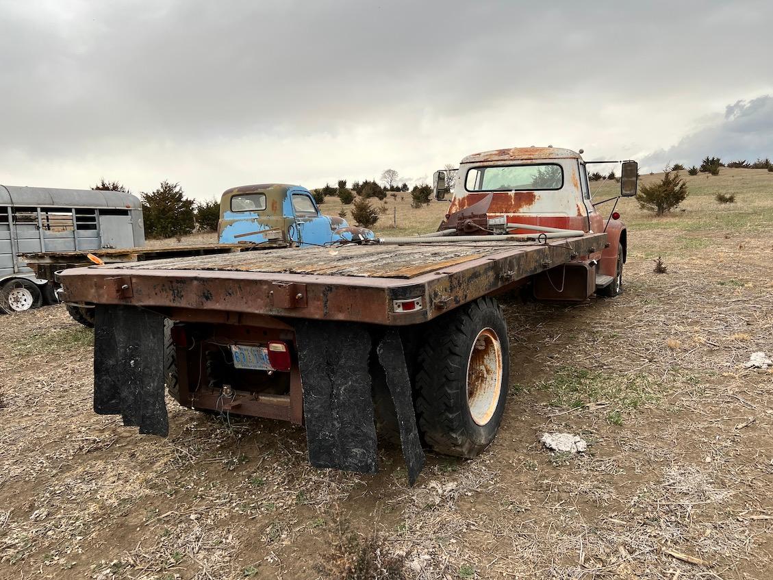 IHC 1700 Loadstar Flatbed Truck