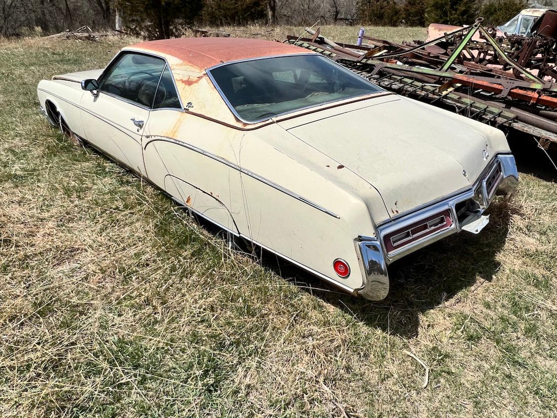 1970 Buick Riviera 2-Door Hardtop