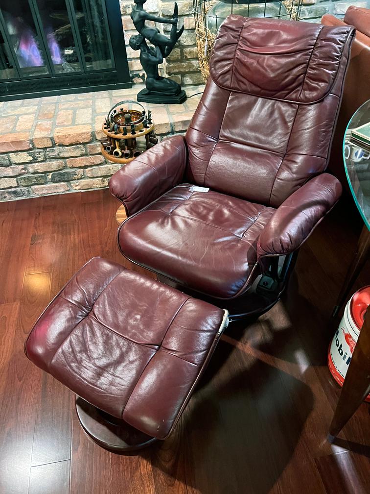 Leather Recliners with Ottomans