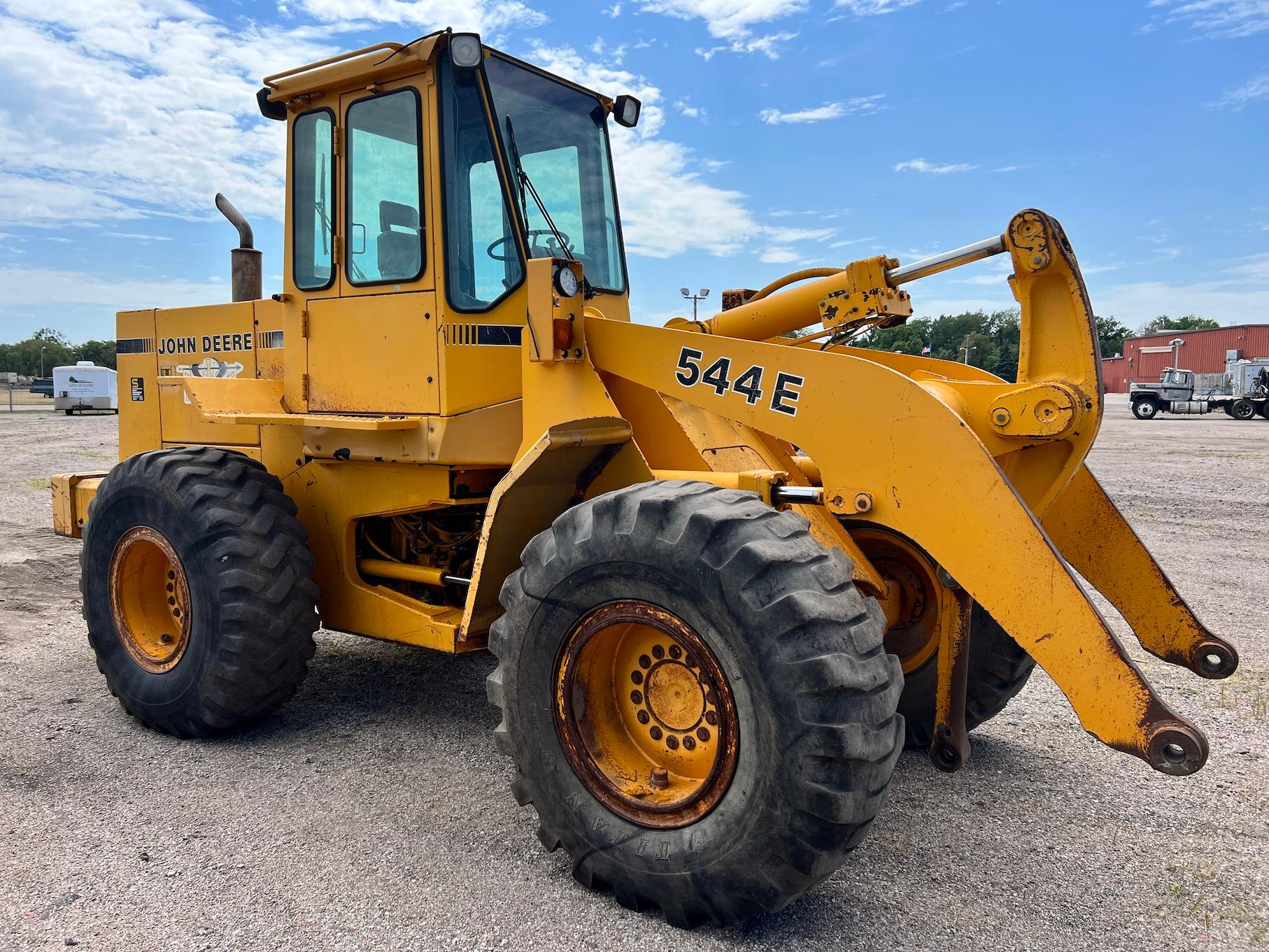 1990 John Deere 544E Articulated Wheel Loader