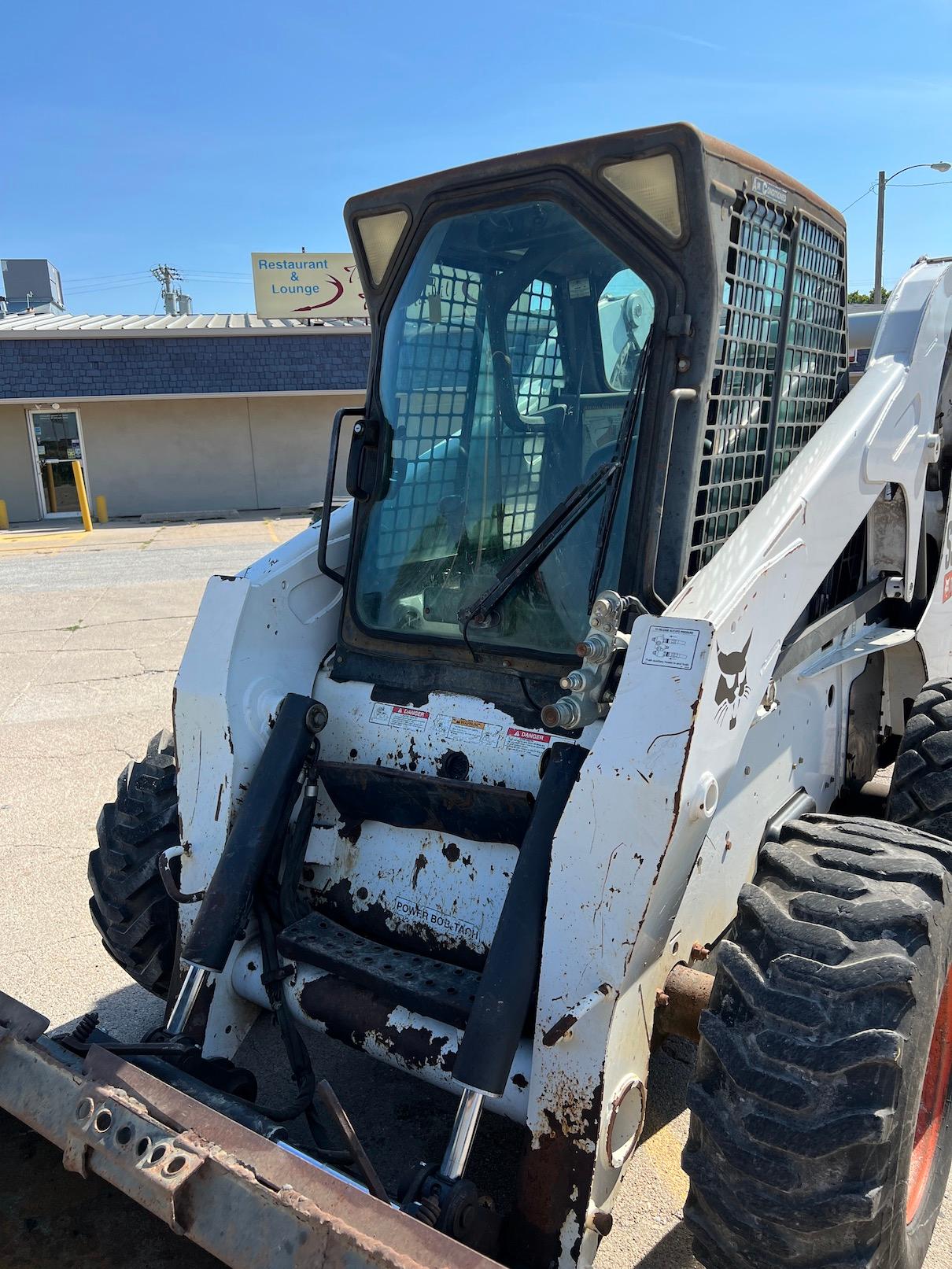 2009 Bobcat S-300 Skid Loader