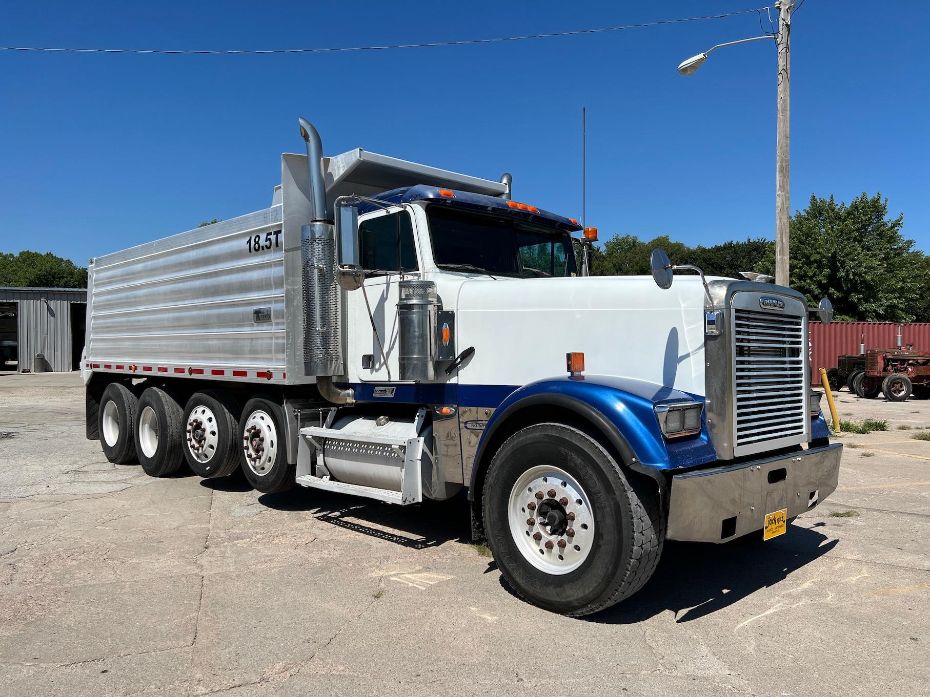 2001 Freightliner 132 Classic XL Quad Axle Dump Truck