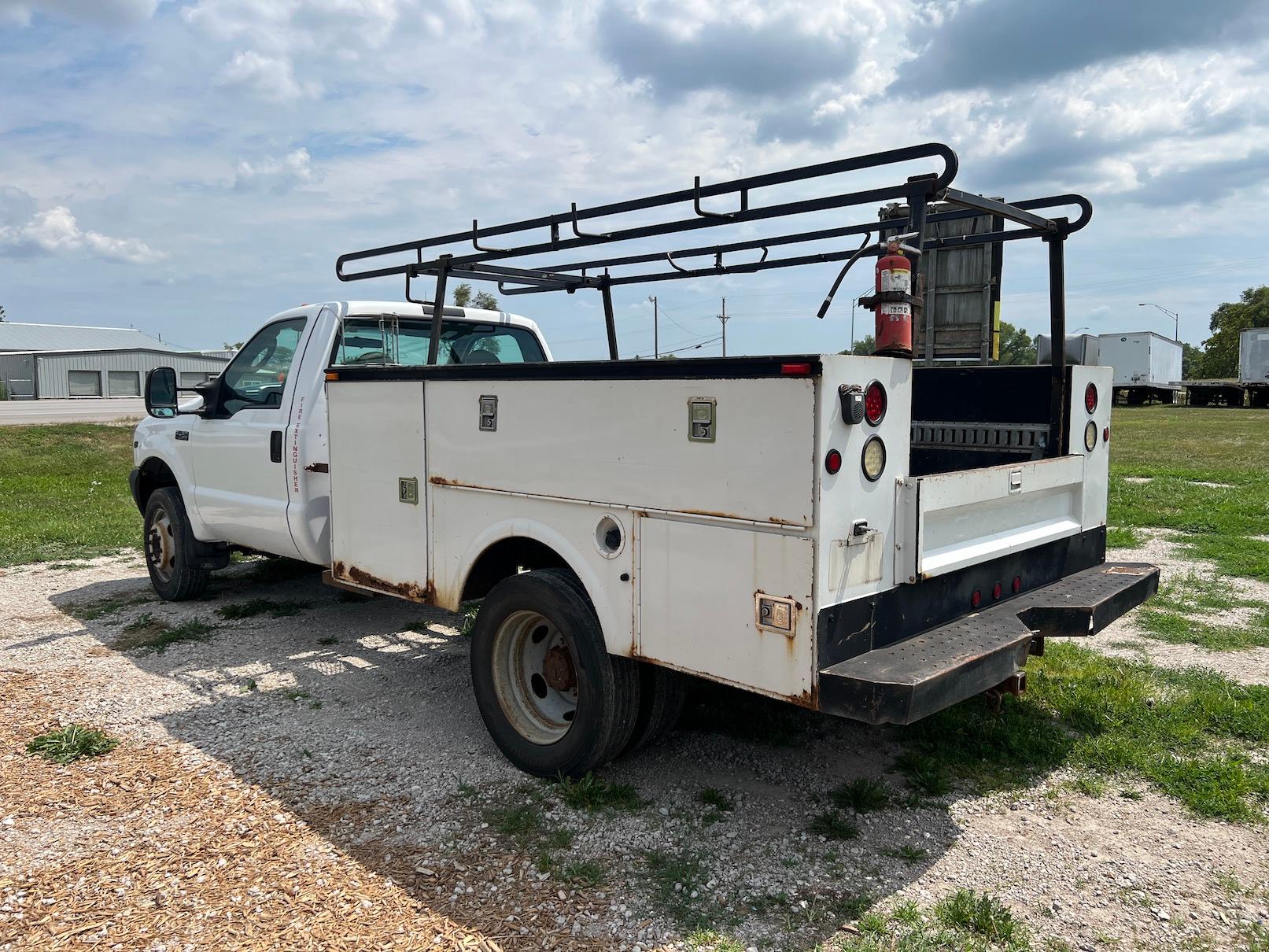 2004 Ford F-450 XL Super Duty 1-Ton Dually Service Truck