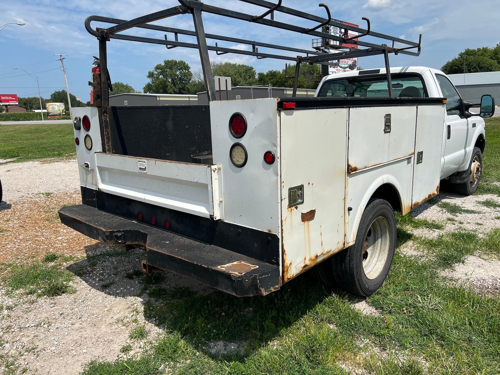 2004 Ford F-450 XL Super Duty 1-Ton Dually Service Truck