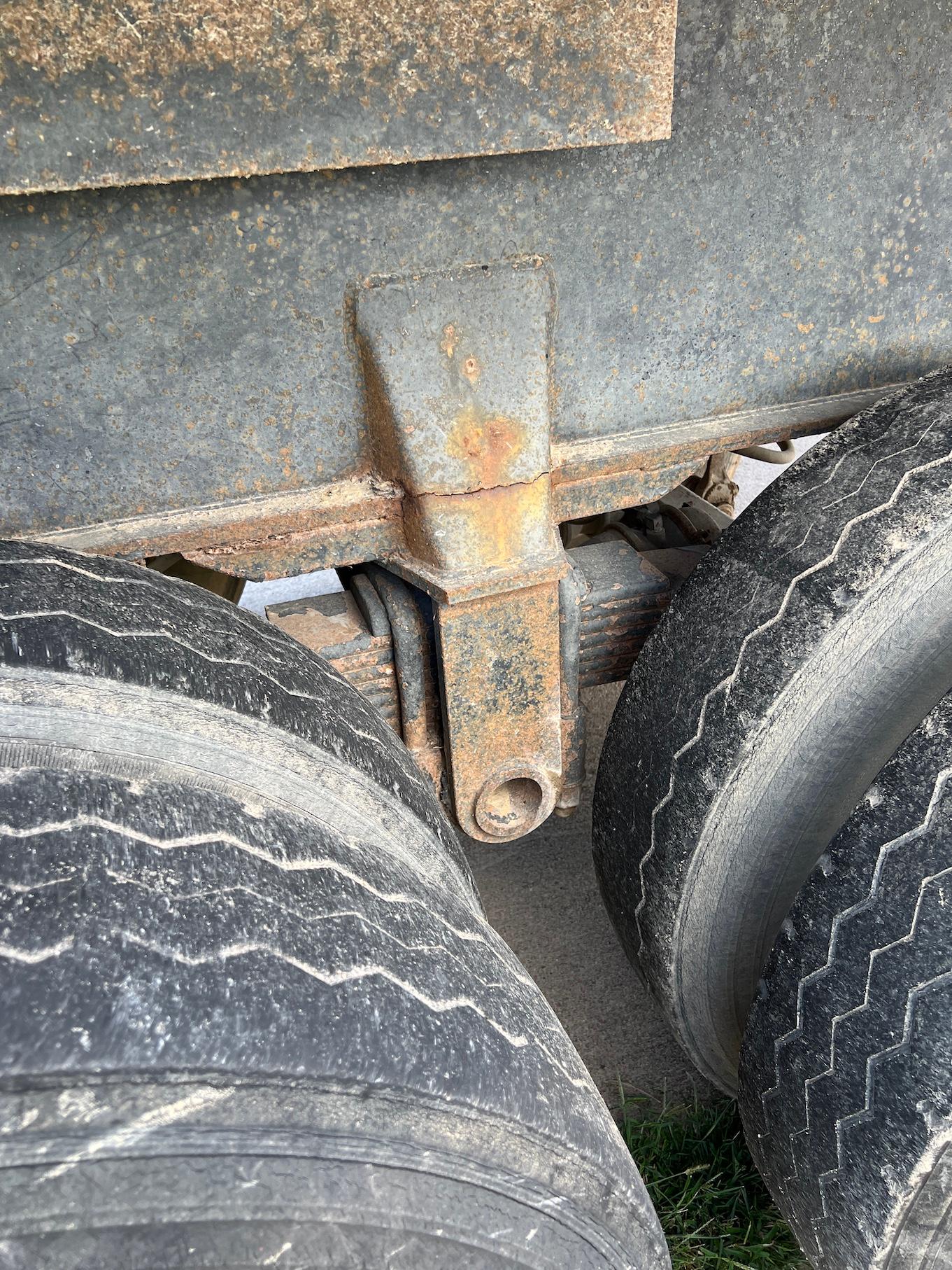 1981 Fruehauf 30' Steel End Dump Trailer