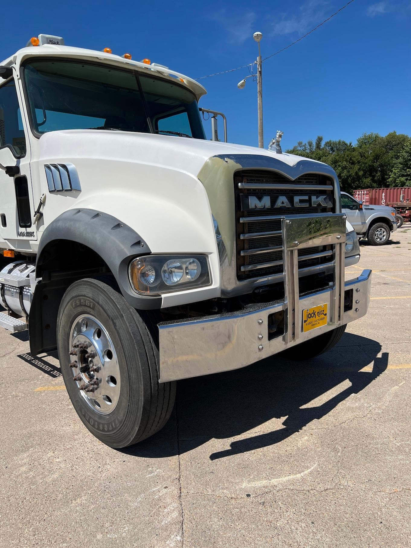 2007 Mack CTP713 Day Cab Truck Tractor