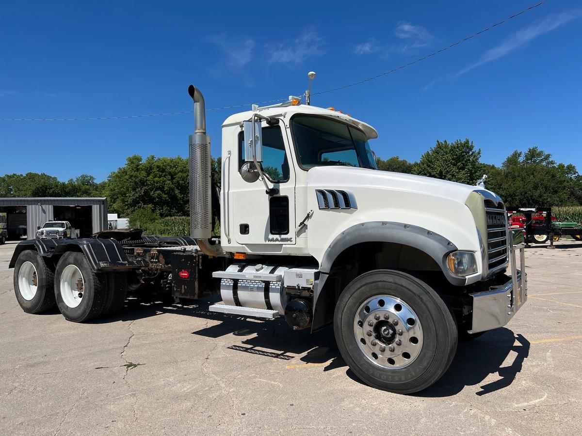 2007 Mack CTP713 Day Cab Truck Tractor