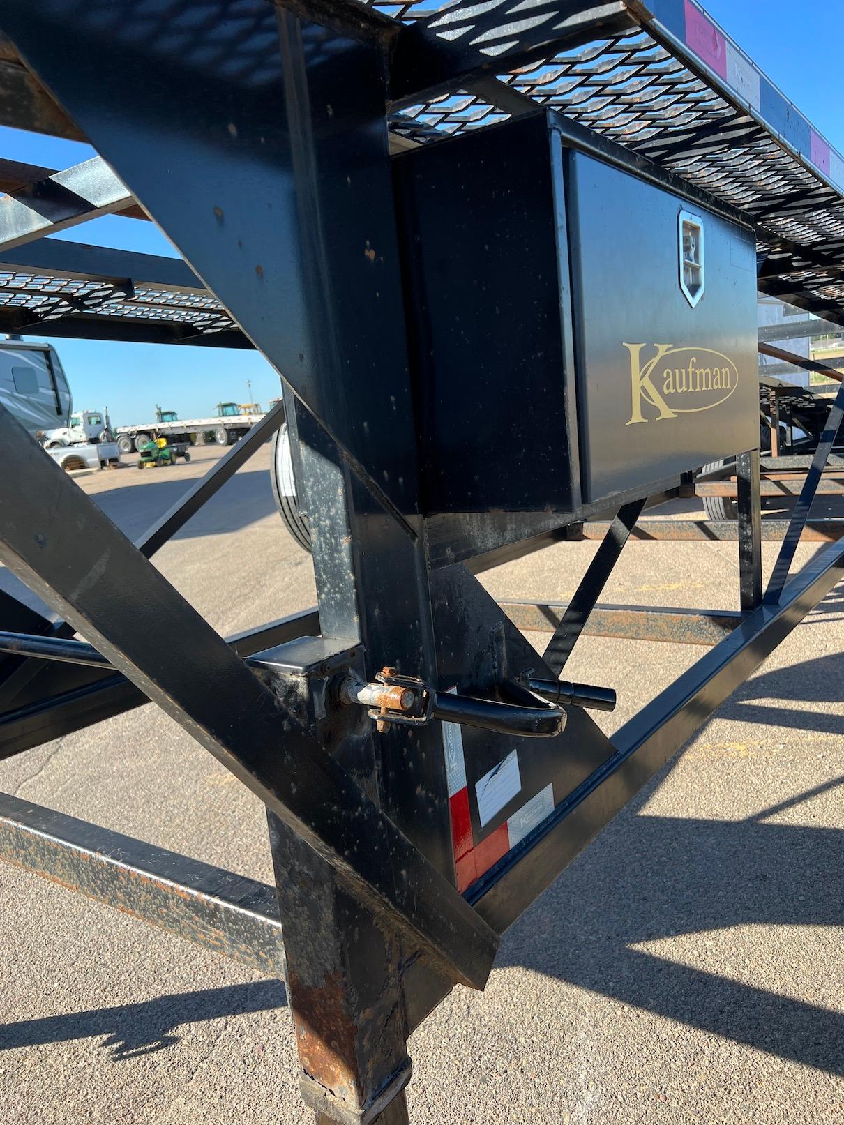 2017 Kaufman 53' Triple Axle Gooseneck Wedge Trailer