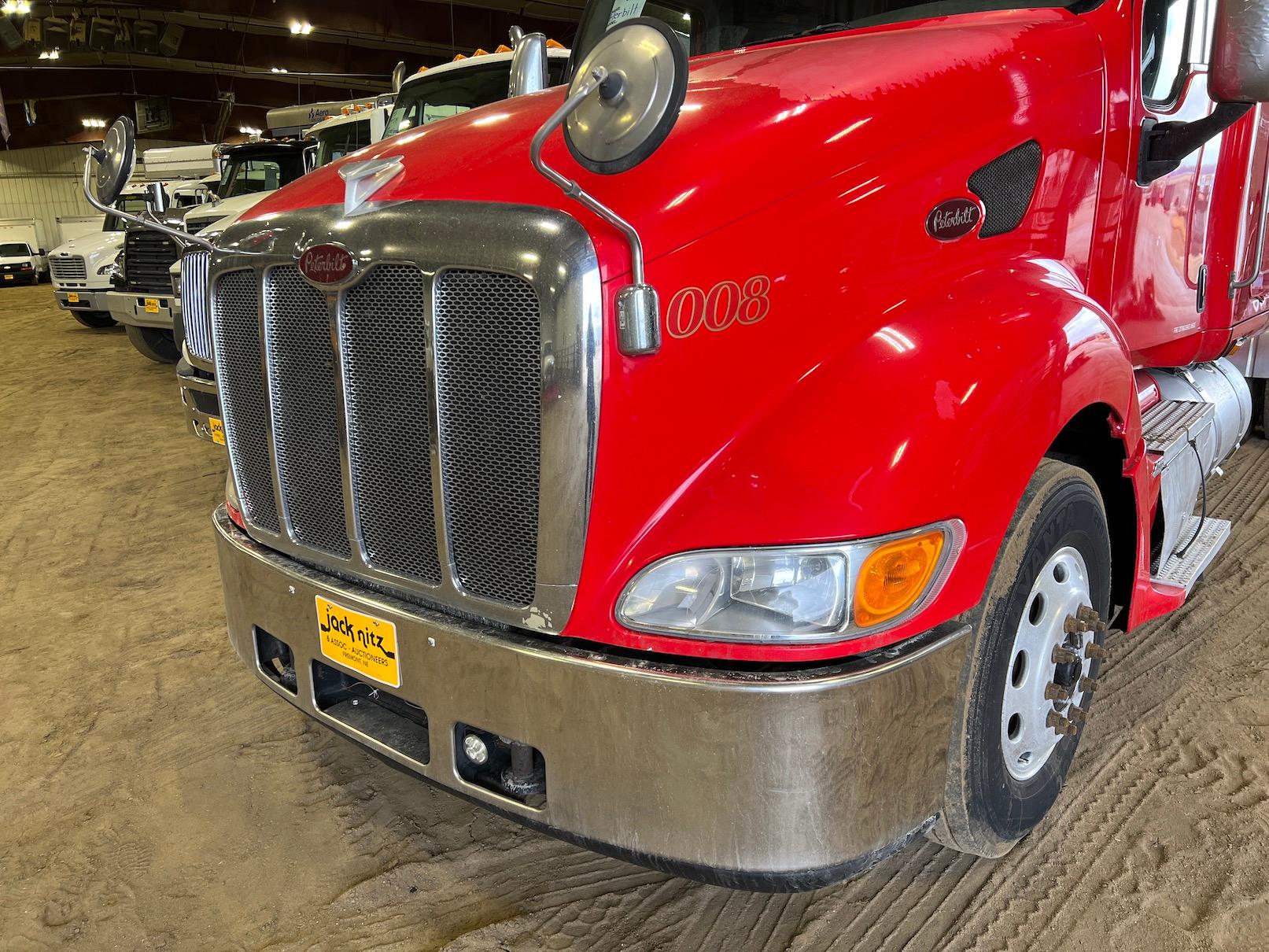 2008 Peterbilt 387 Conventional Truck Tractor with Sleeper