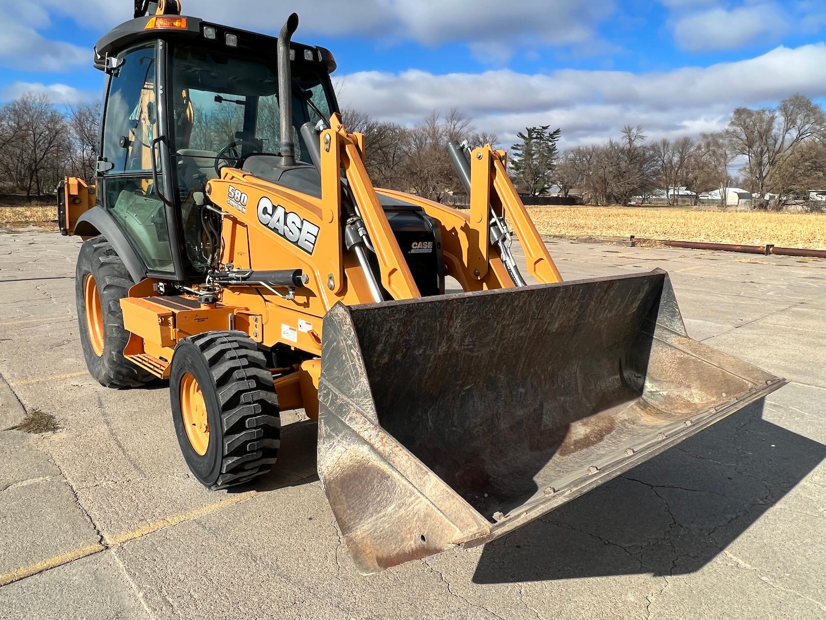 2014 Case 580 Super N MFWD Tractor Loader Backhoe