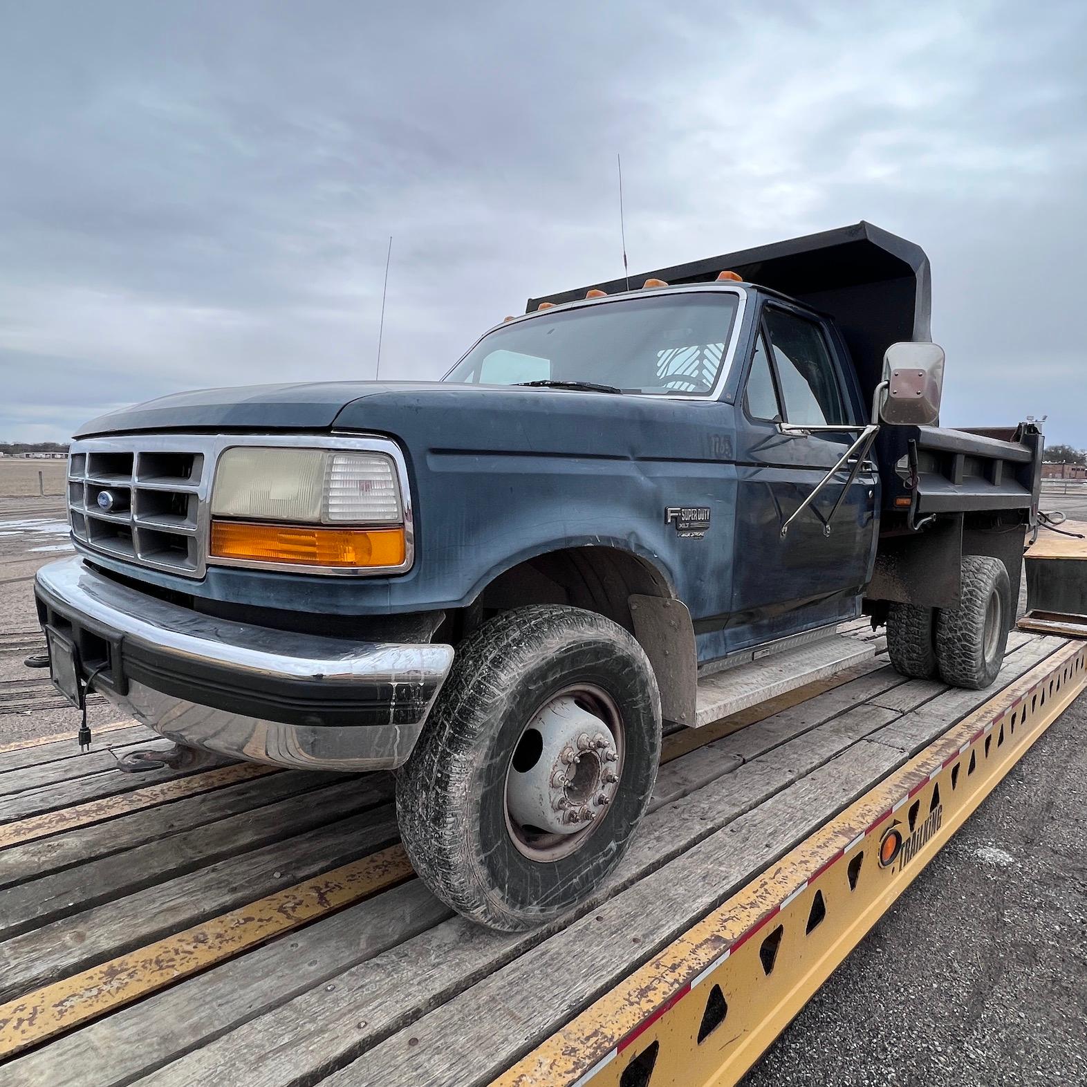 1995 Ford F-450 Dump Truck