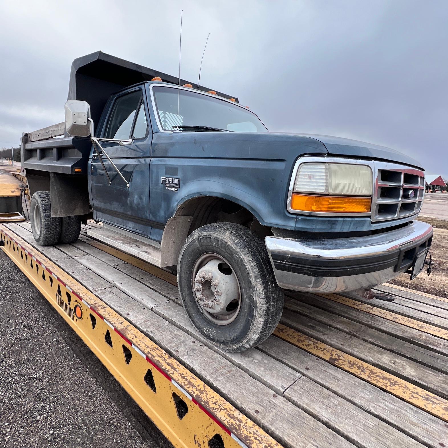 1995 Ford F-450 Dump Truck