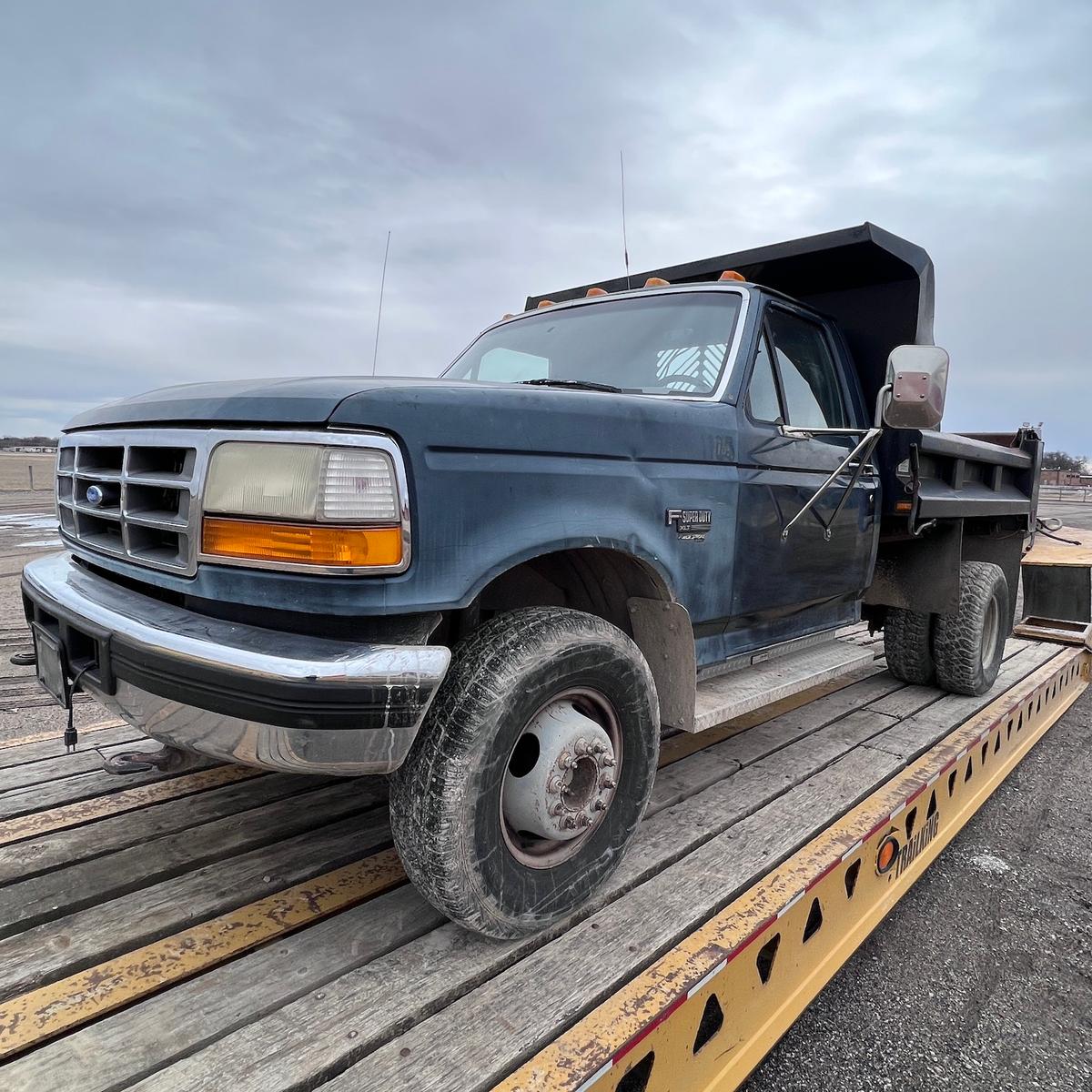 1995 Ford F-450 Dump Truck