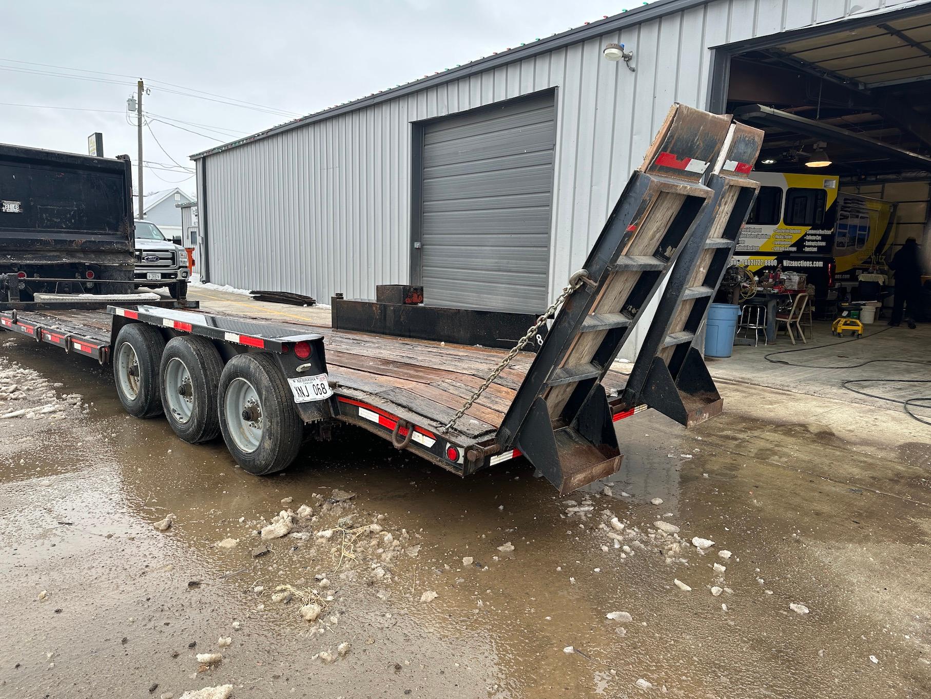 2007 Interstate 26' Flatbed Trailer