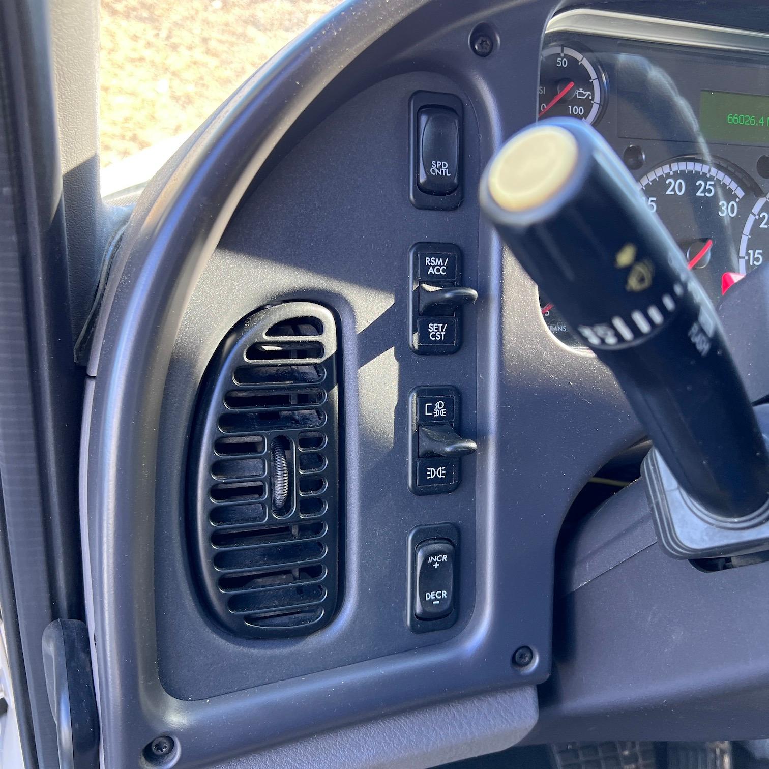 2019 Freightliner M2 Van Body Truck