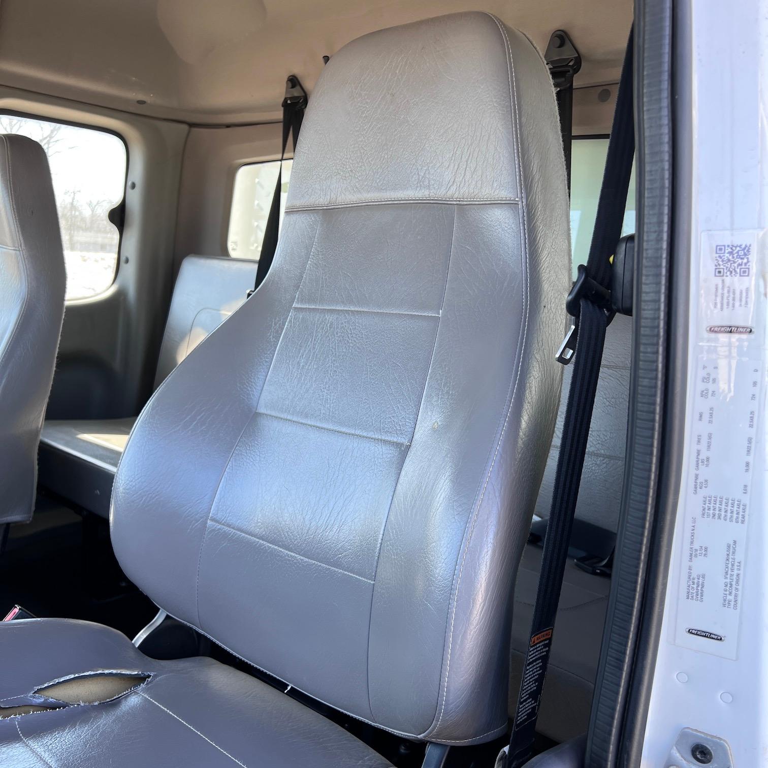 2019 Freightliner M2 Van Body Truck