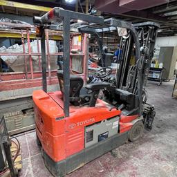 Toyota 7FBEU20 Electric Warehouse Forklift