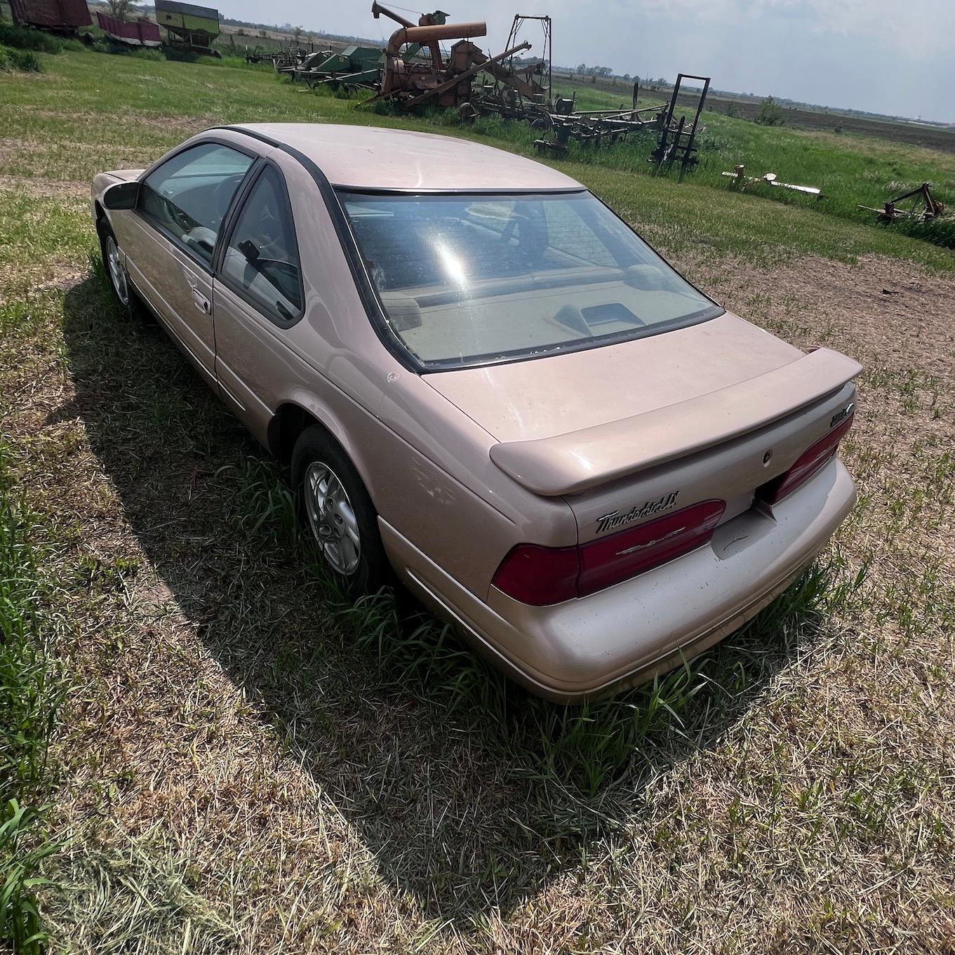 1996 Ford Thunderbird LX 2 Door Coupe