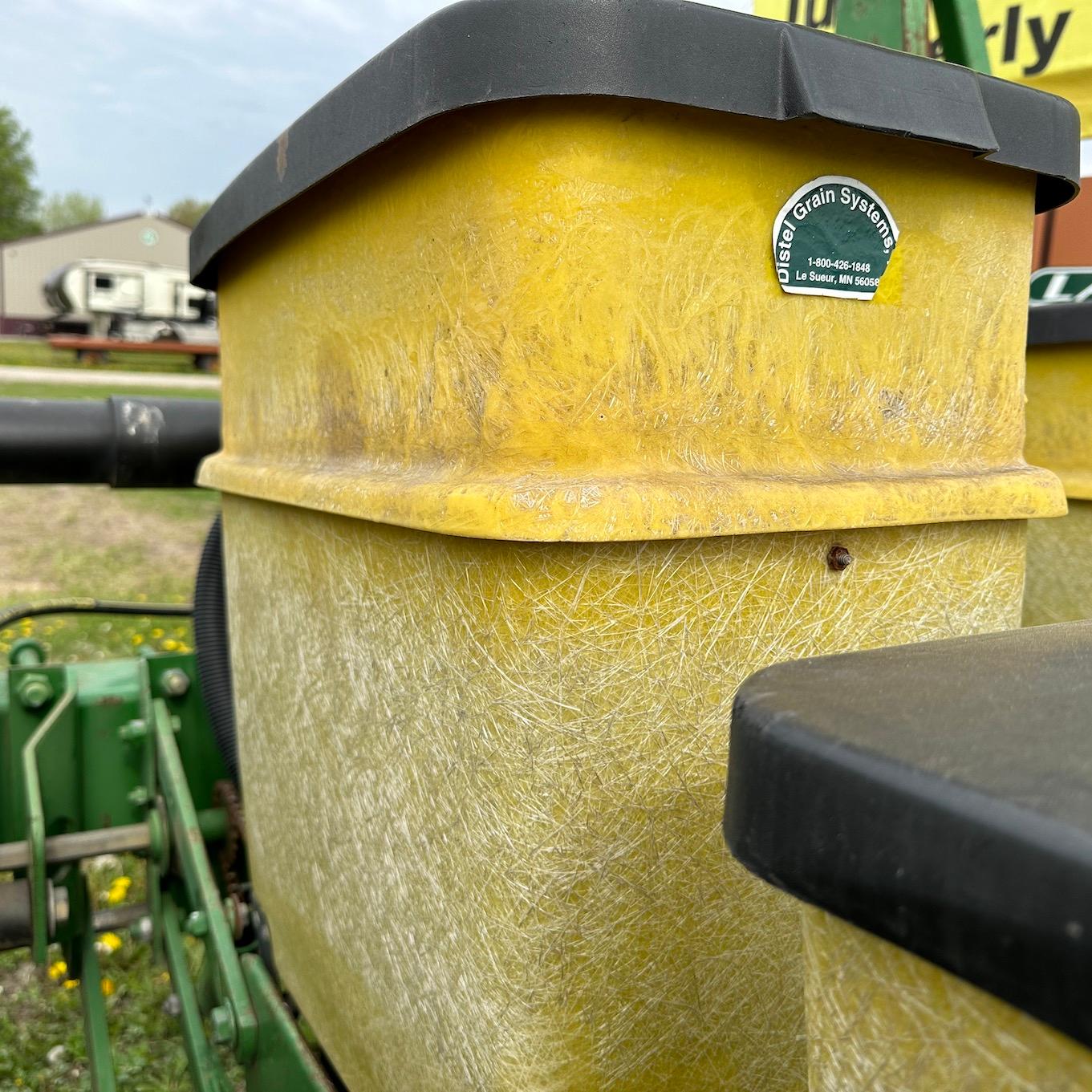 John Deere 7200 8 Row Planter