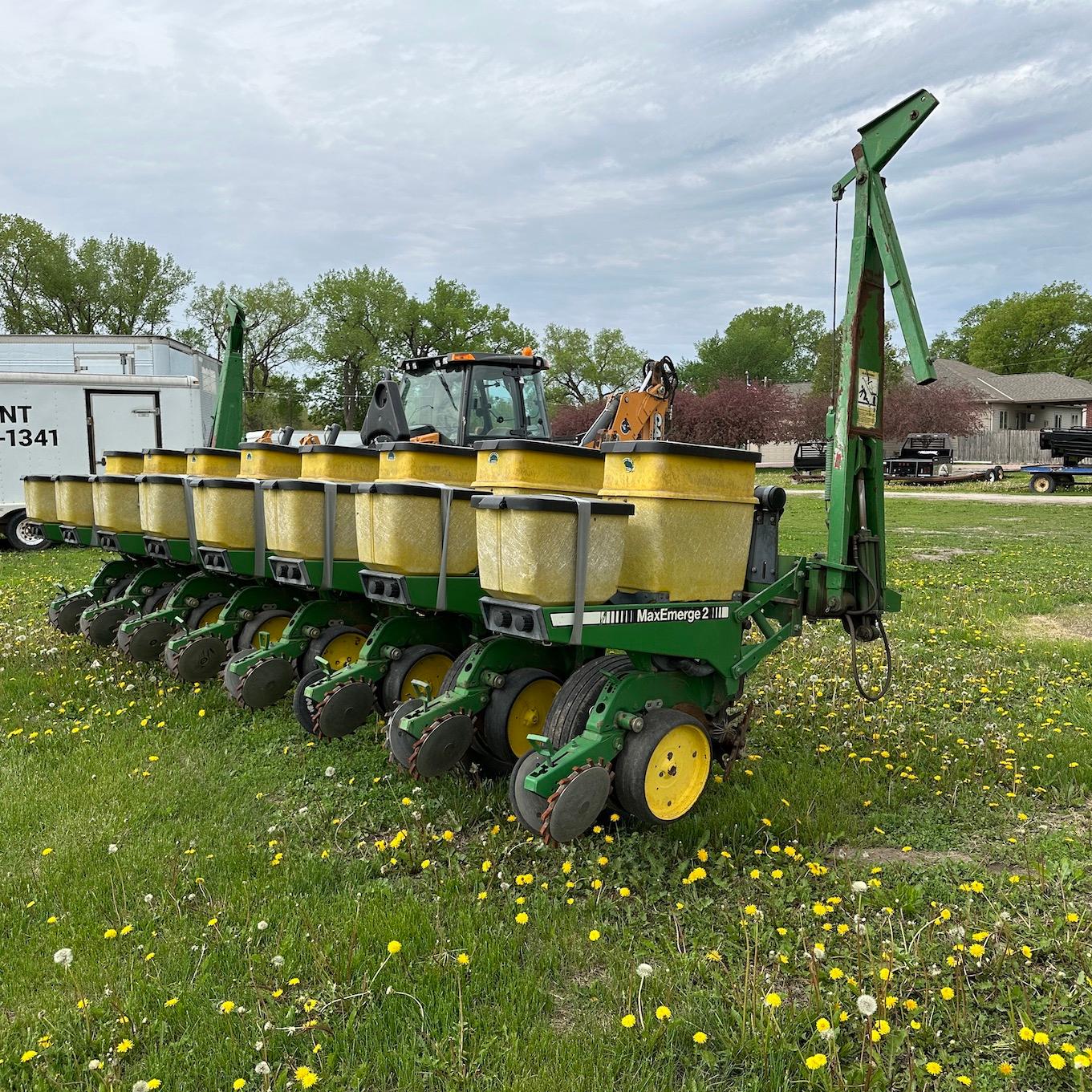 John Deere 7200 8 Row Planter