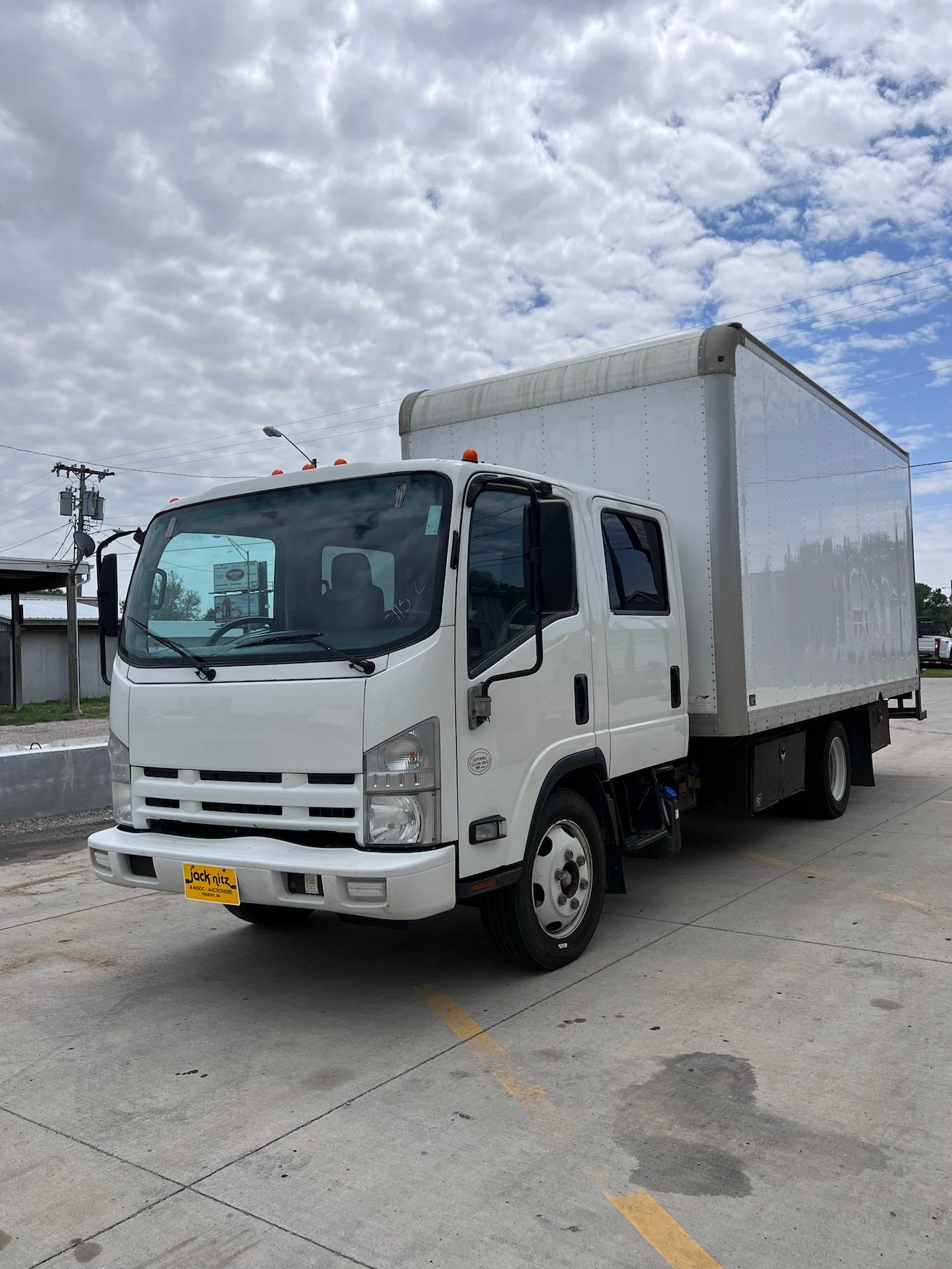 2015 Isuzu NQR Van Truck