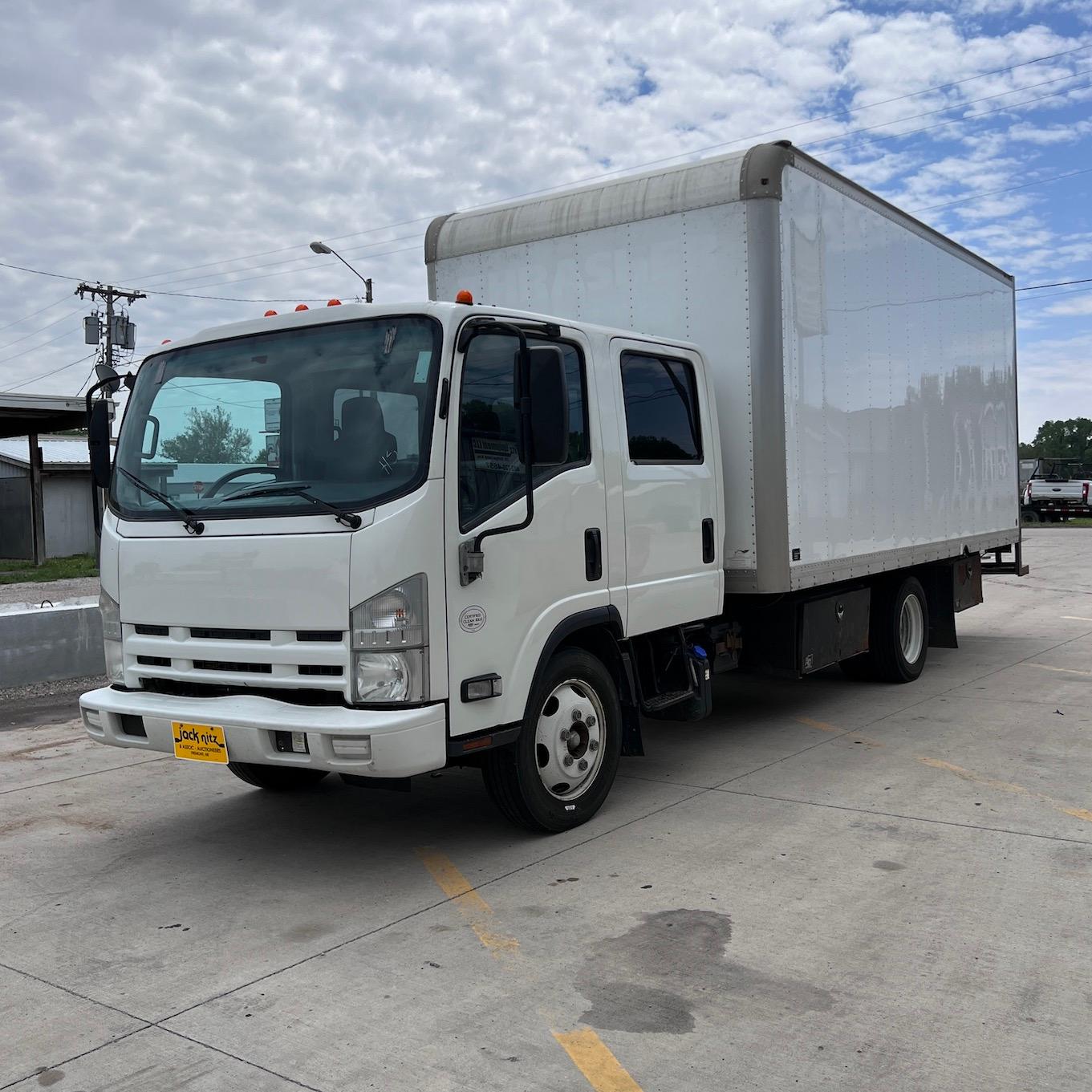 2015 Isuzu NQR Van Truck