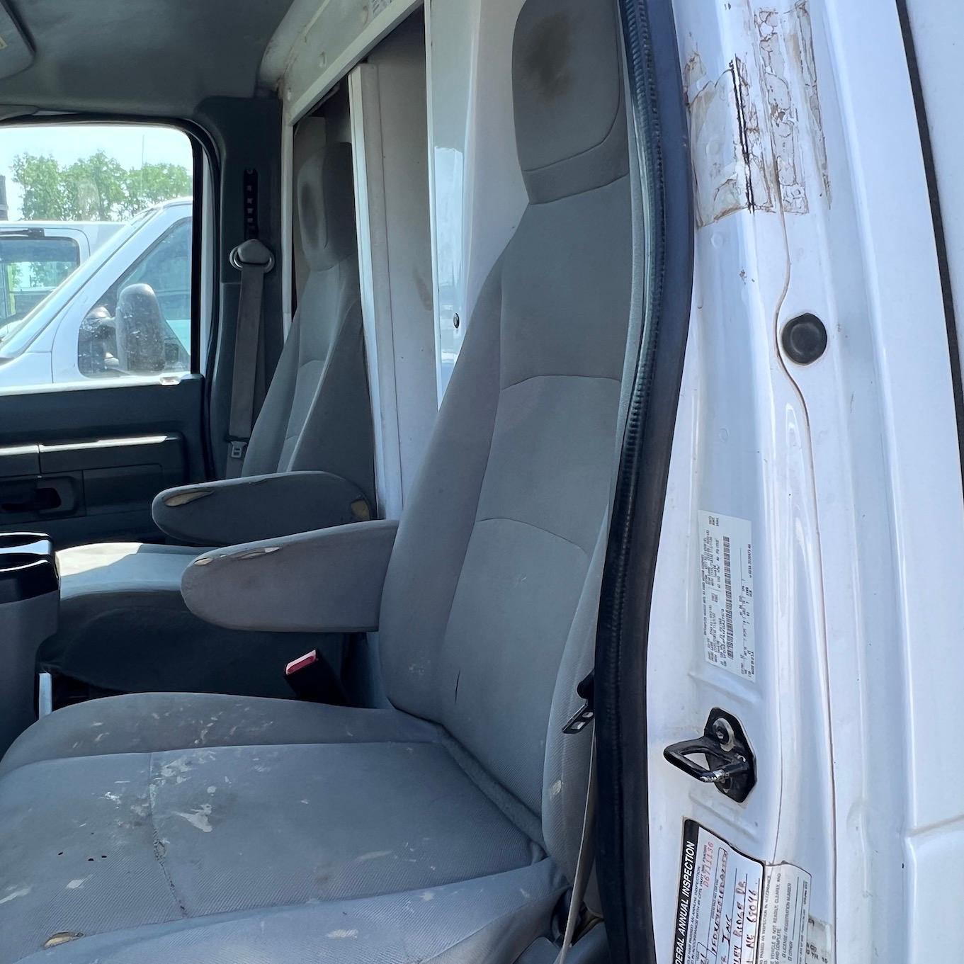 2015 Ford E-450 Van Truck