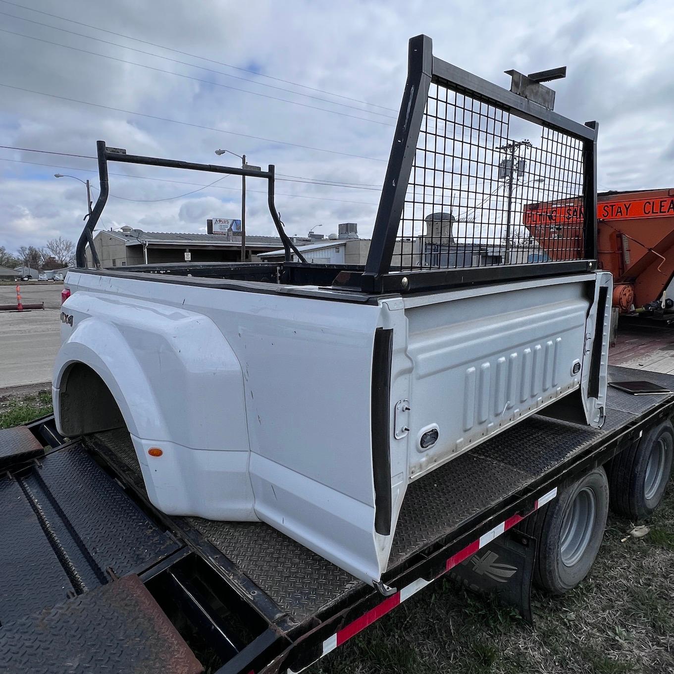 2019 White Ford Pickup Box