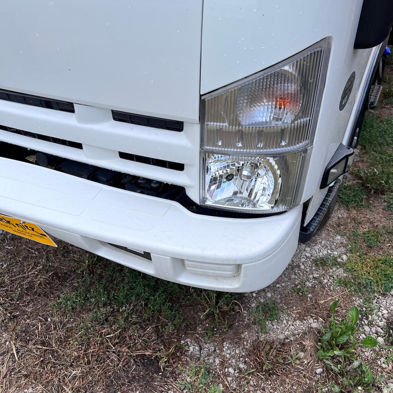 2015 Isuzu NQR Van Truck