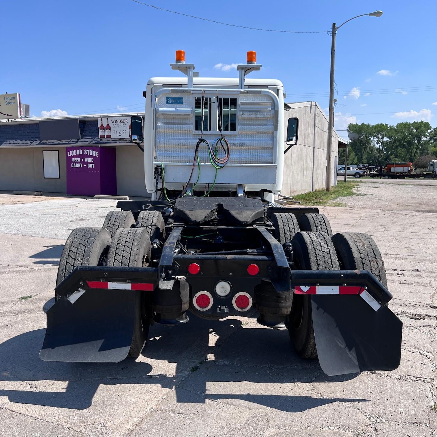 2017 Freightliner Cascadia 125 Day Cab Truck Tractor