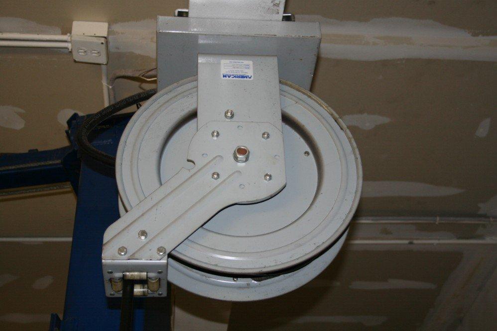 Lot: Lubricant Hose Reel w/ Metered Control Handle