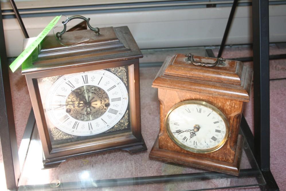 Lot: (2) Clocks