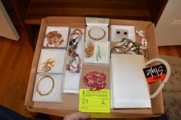 Lot: Costume Jewelry