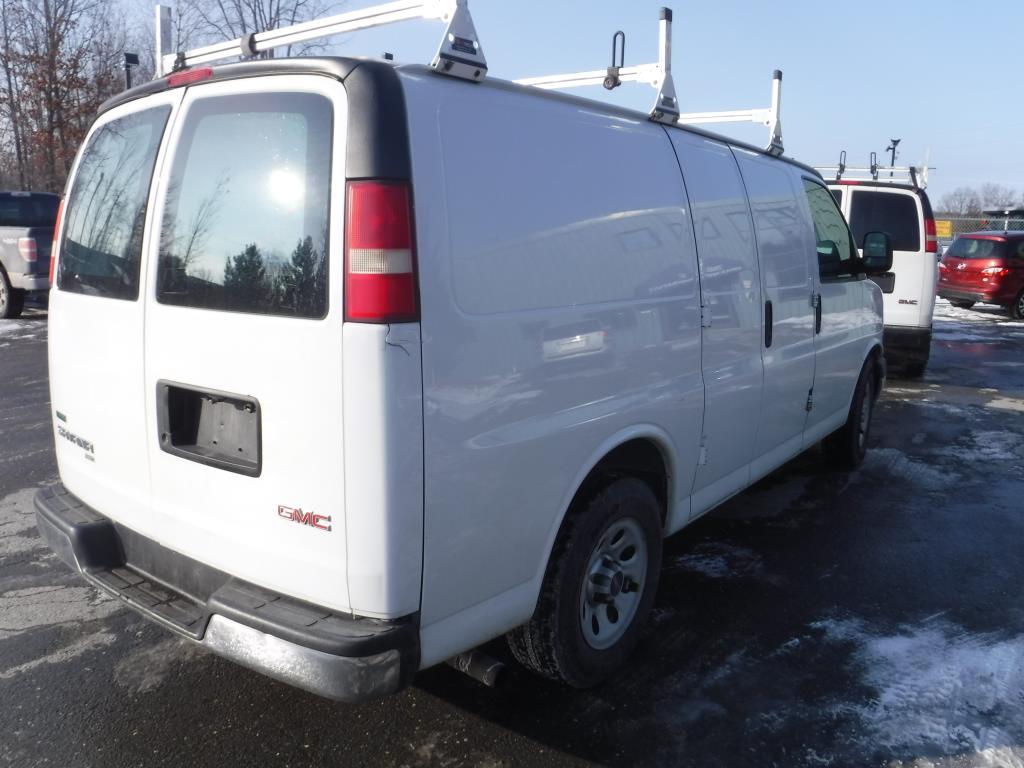 2010 GMC Savana Cargo